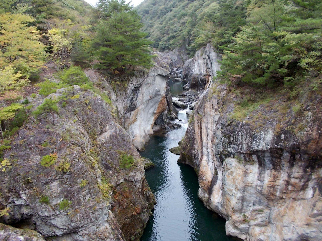 吊り橋・むささび橋からの渓谷美に感動