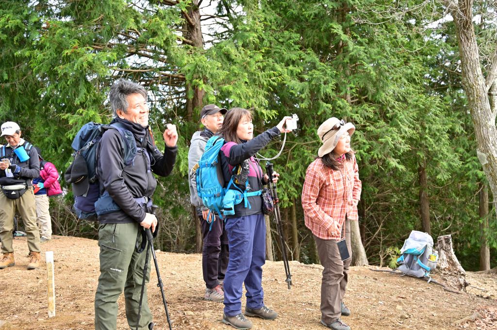 『残念、富士山見えないなぁ～』