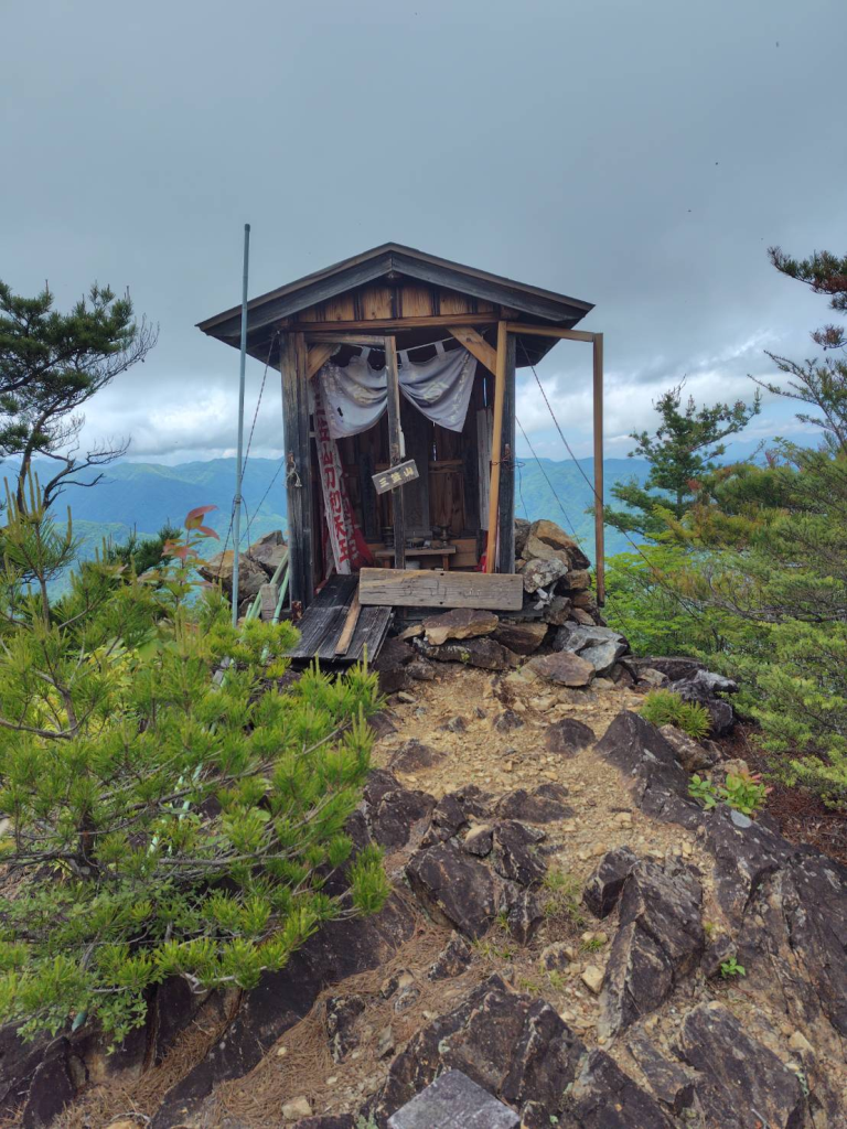 ヤツウチグラ（三笠山）の祠