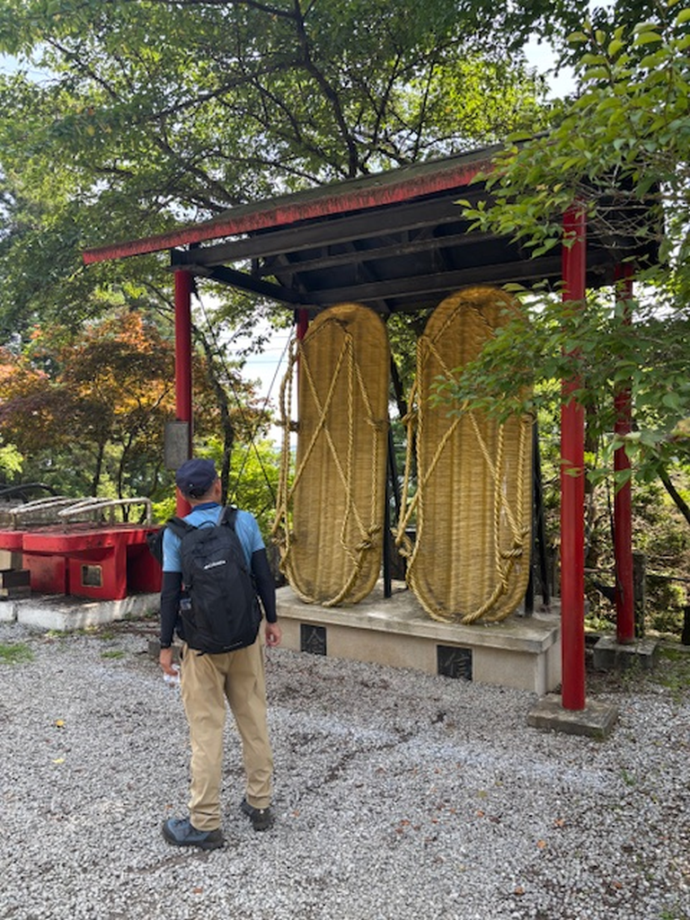 子の権現にある日本一の鉄わらじ