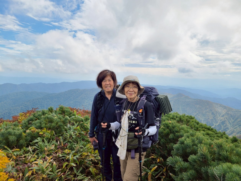 鳥原山コースの稜線をバックに