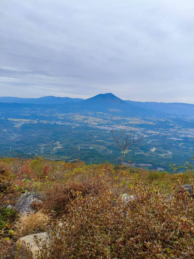 姫神山の夫、岩手山もきれいに見えます