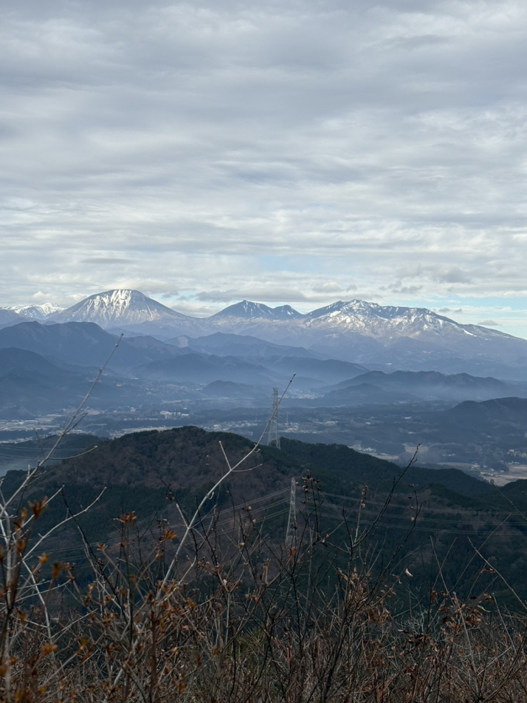 日光連山は雪
