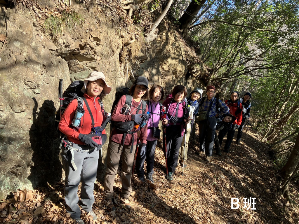 滑らかに歩を進めるB班