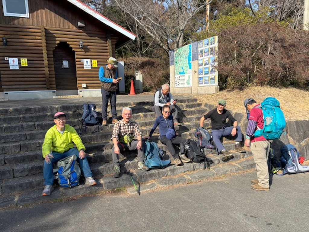 「終わった感漂う」(あたご天狗の森公園駐車場で)