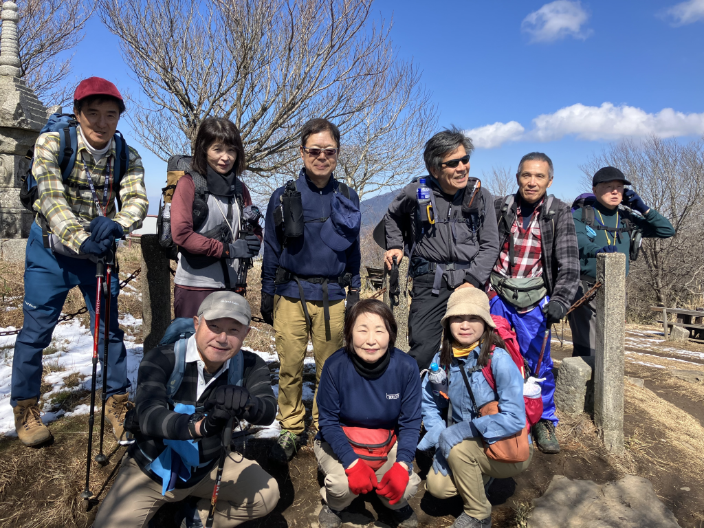  宝篋山山頂にて全員集合