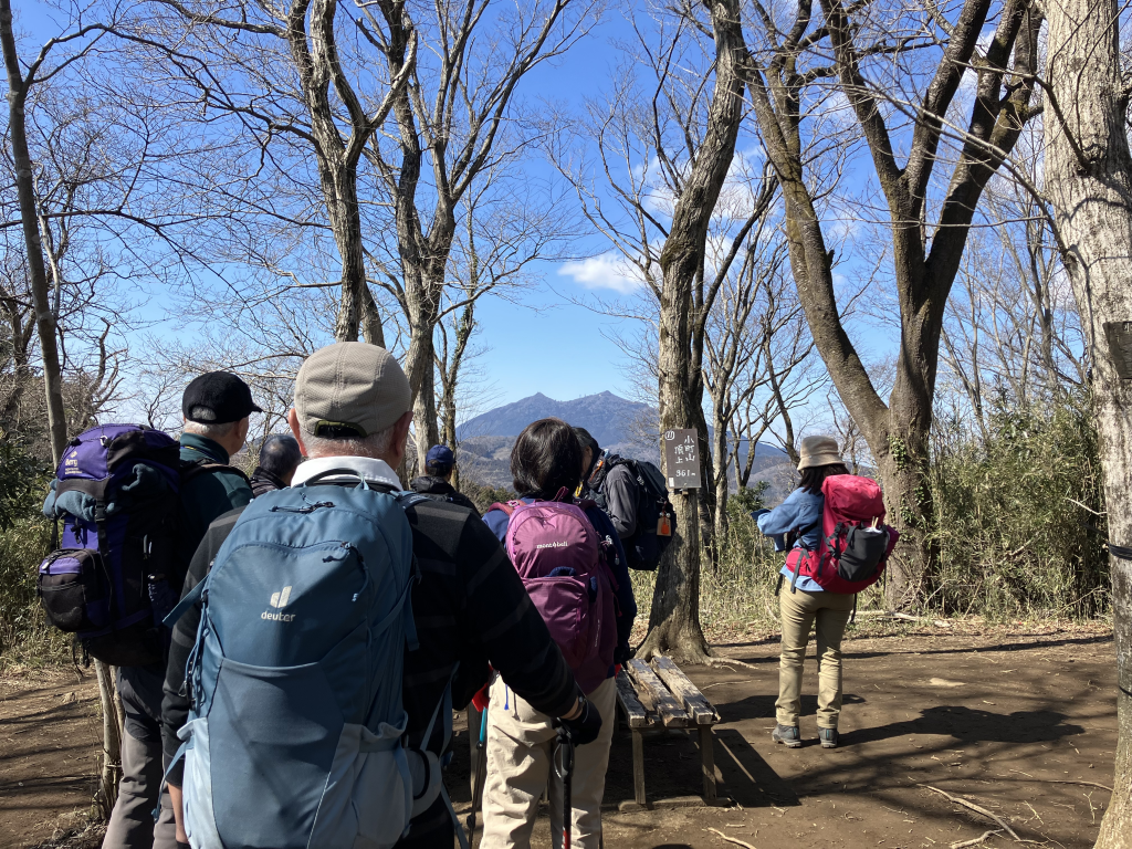 小町山山頂より筑波山を仰ぐ